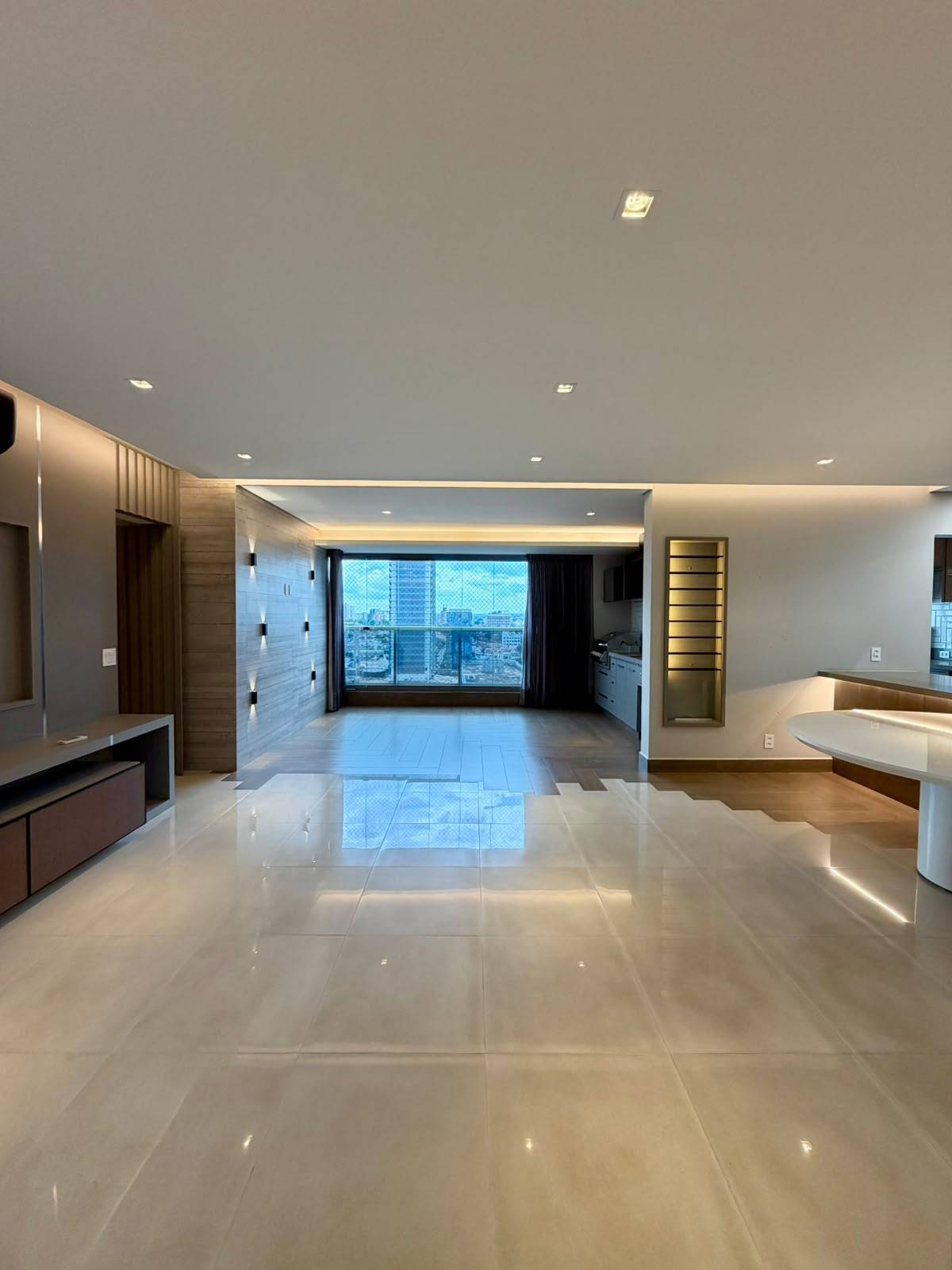 Sala do apartamento Ipê da Mata com vista para a cidade