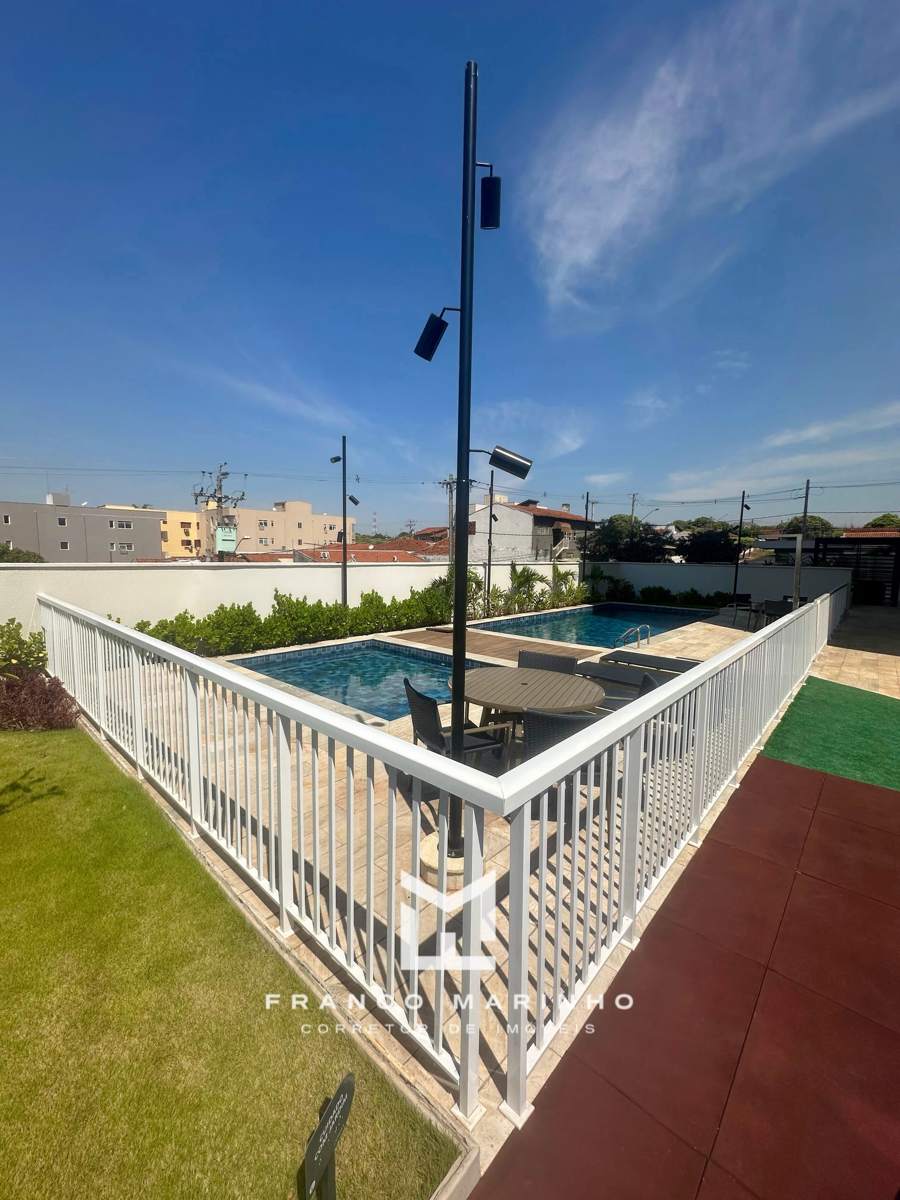 Piscina e deck