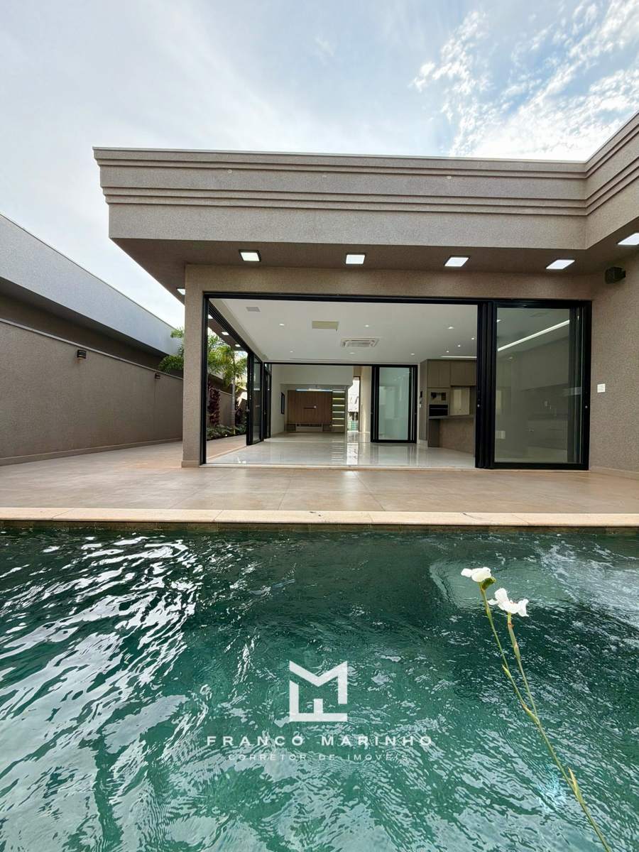 Área social aberta para a piscina